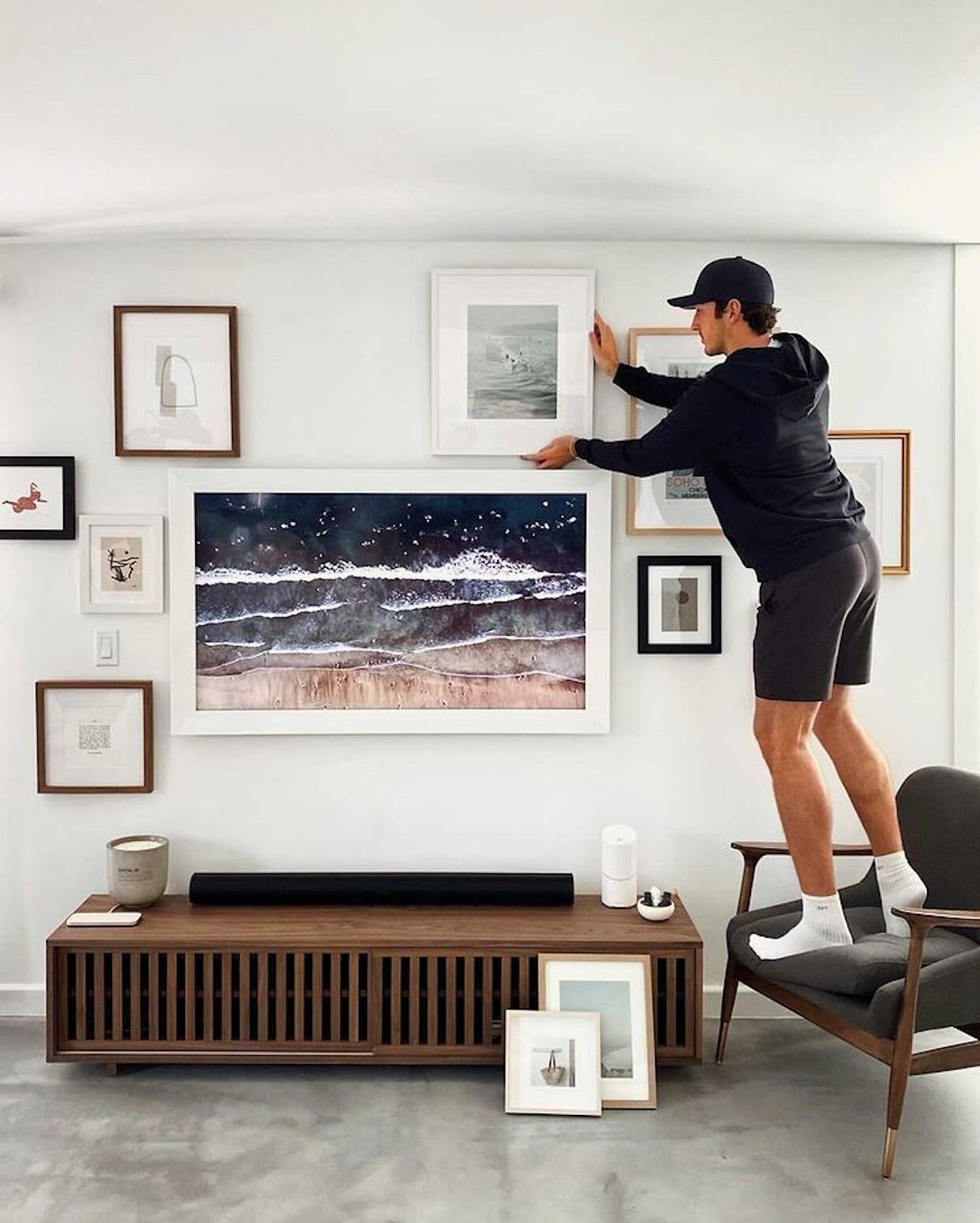 Samsung Frame TV White Bezel