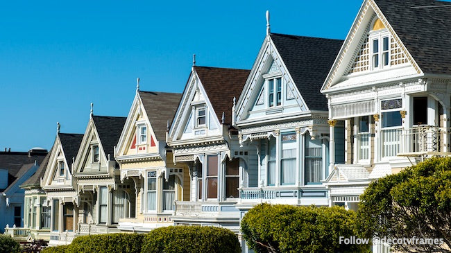 One of the best-known groups of "Painted Ladies" is the row of Victorian houses at 710â€“720 Steiner Street, across from Alamo Square park, in San Francisco