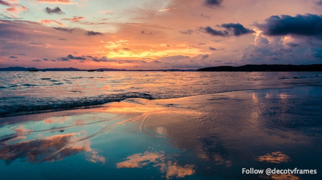Paisaje de orilla del mar y nubes 